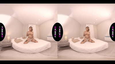 PORNBCN VR Zrela španjolska MILF masturbira i siše tvoj kurac u POV dok puši i trza noge